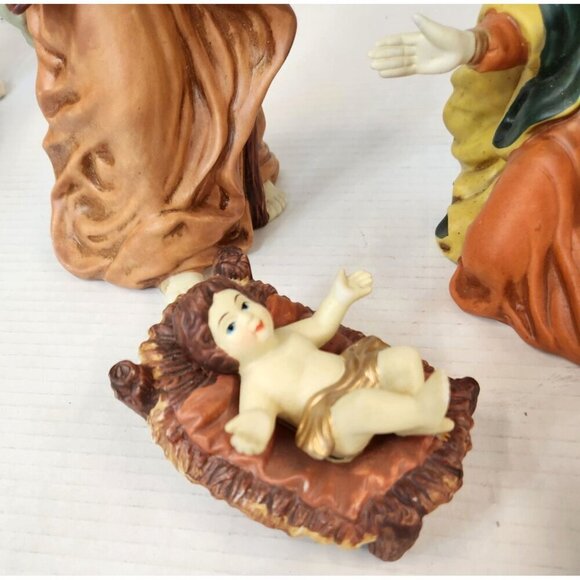 Hand Painted Porcelain Nativity Set 3 Piece Mary Joseph and Baby Jesus Figurines - Picture 5 of 7
